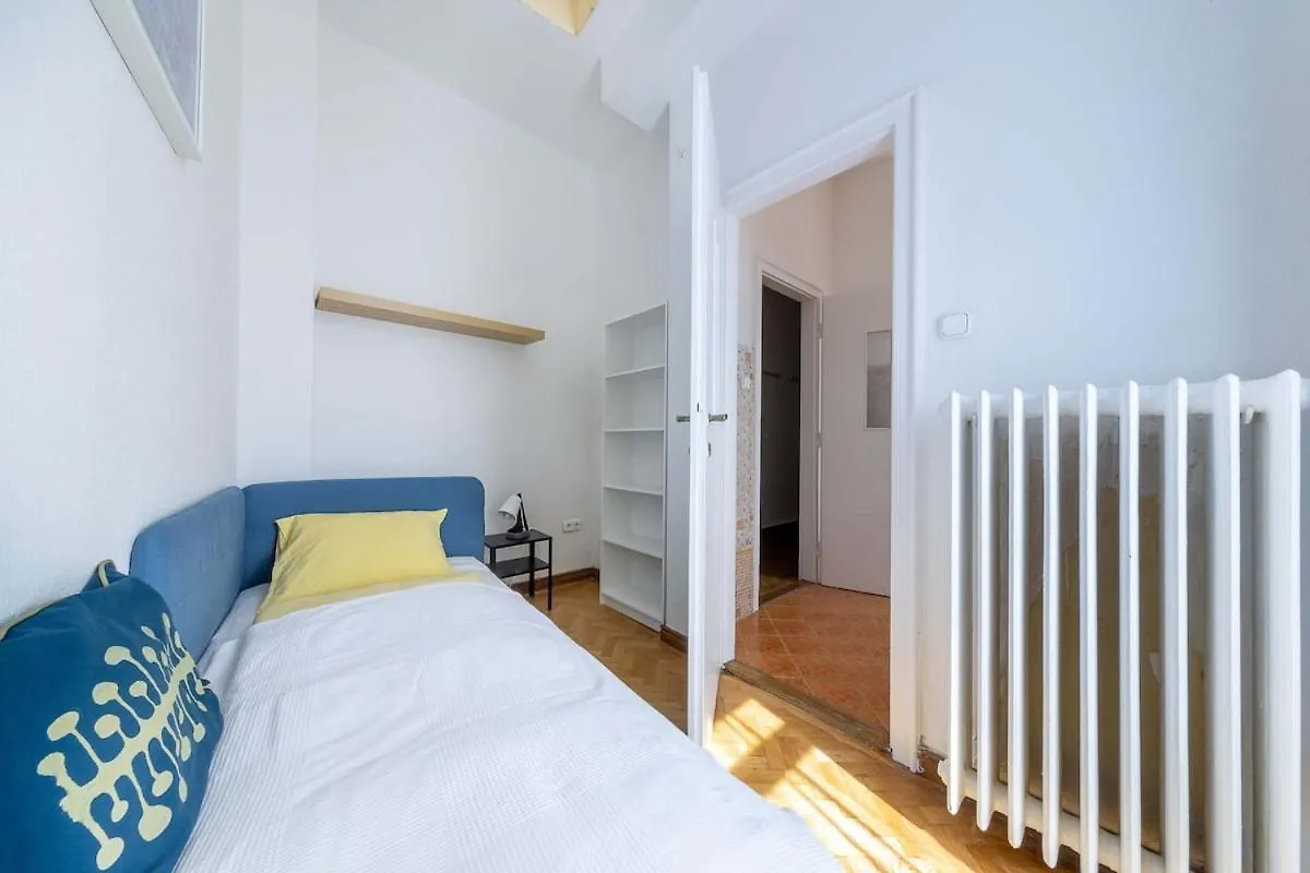 Apartmán Brand New Fakes-Two Balconies Above The Citycenter Budapešť