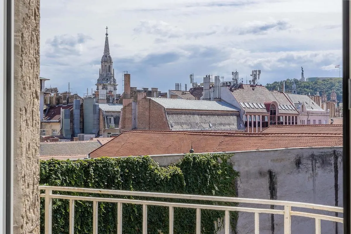 Brand New Fakes-Two Balconies Above The Citycenter Budapešť Maďarsko