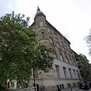 Buda Batthiany Square, 6 Budapest